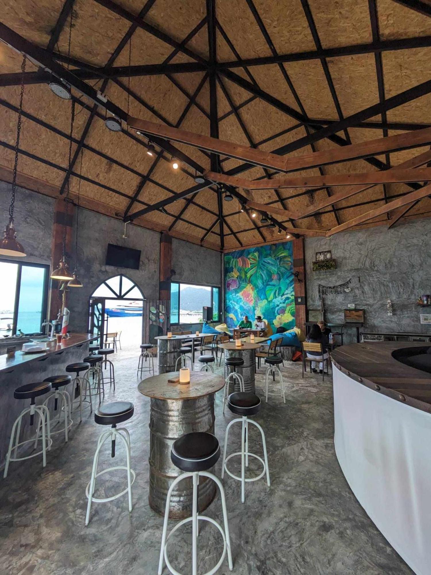 Goodtime Utopia Guesthouse タオ島 エクステリア 写真