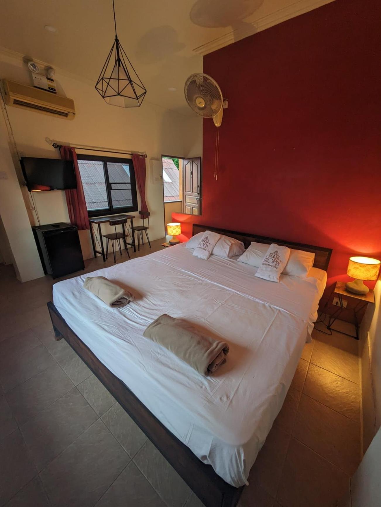 Goodtime Utopia Guesthouse タオ島 エクステリア 写真